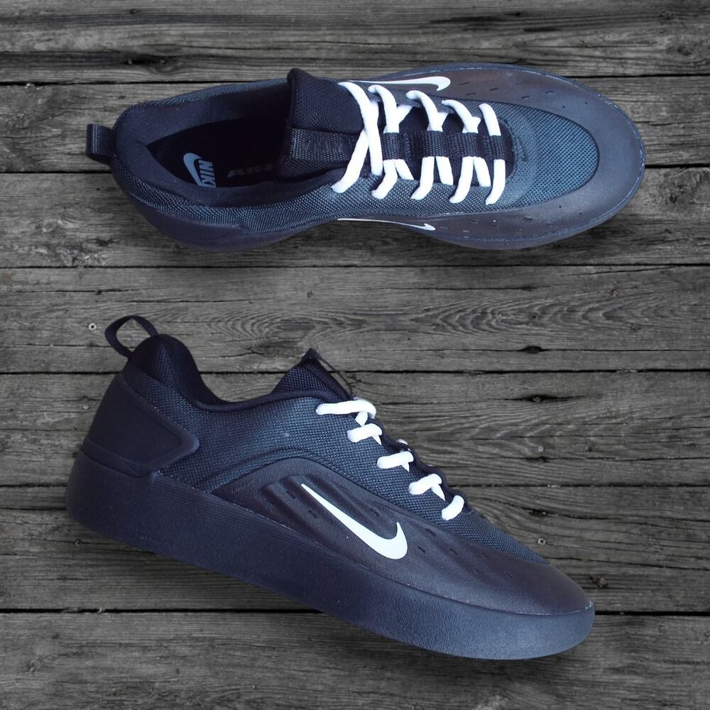 Nike SB Zoom Nyjah 4 Shoes / Black (BRAND NEW)